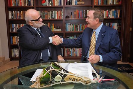 ÎÏοÏÎλεÏμα εικÏÎ½Î±Ï Î³Î¹Î± Royal Caribbean to invest in Silversea Cruises